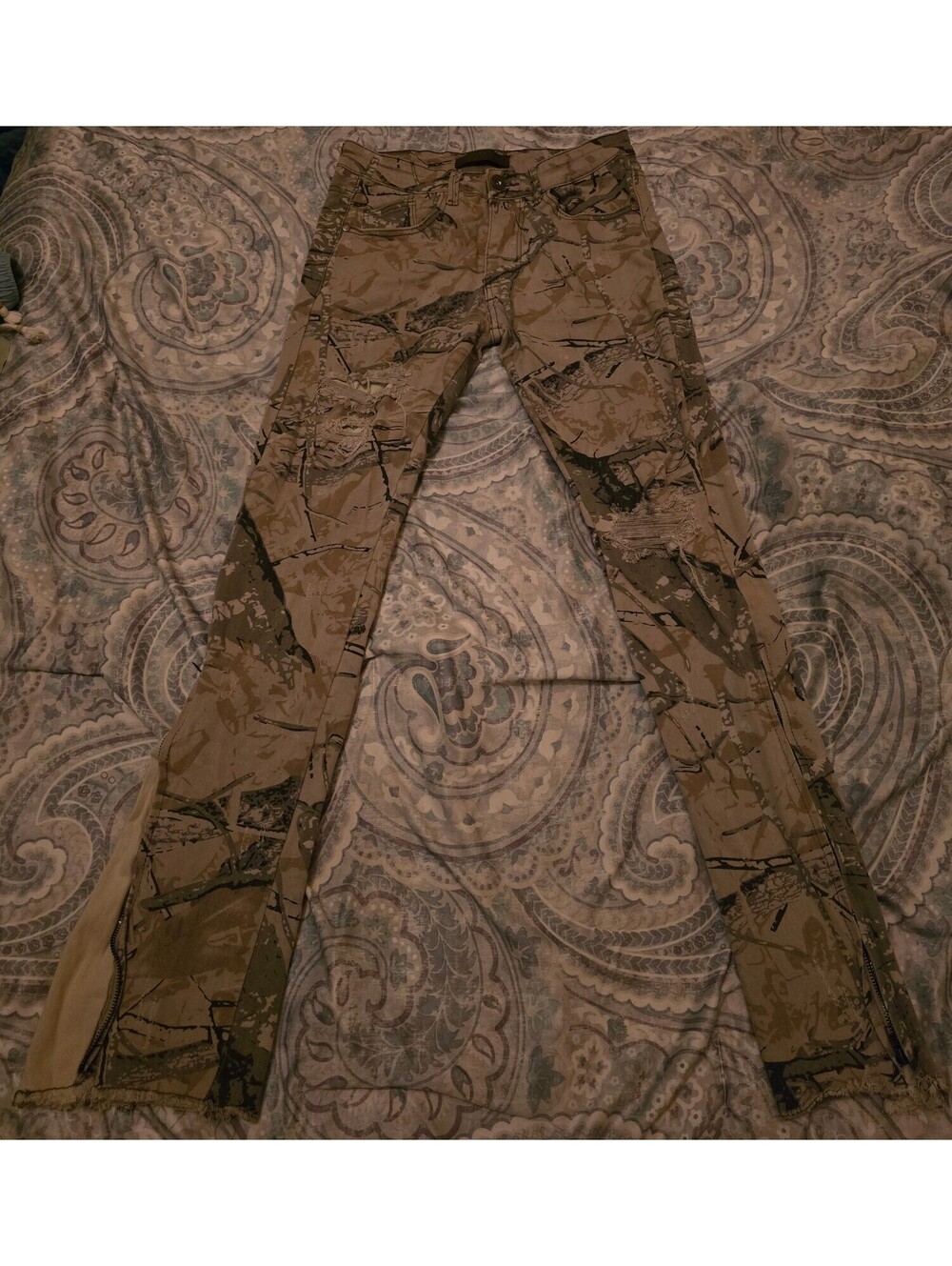 KDNK Mens Camo Distressed Ankle Zip Stacked Pants